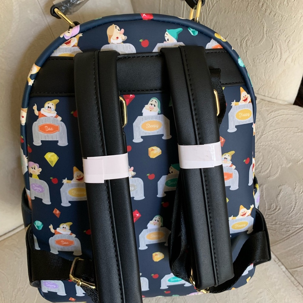 Loungefly x Disney Snow White & 7 Dwarfs Beds Backpack Shoulder Bag Purse NWT - Picture 6 of 14